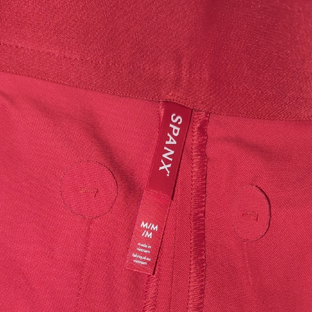 SPANX Red Cropped Pants with Elastic Waistband and Tapered Fit - Picture 2 of 9